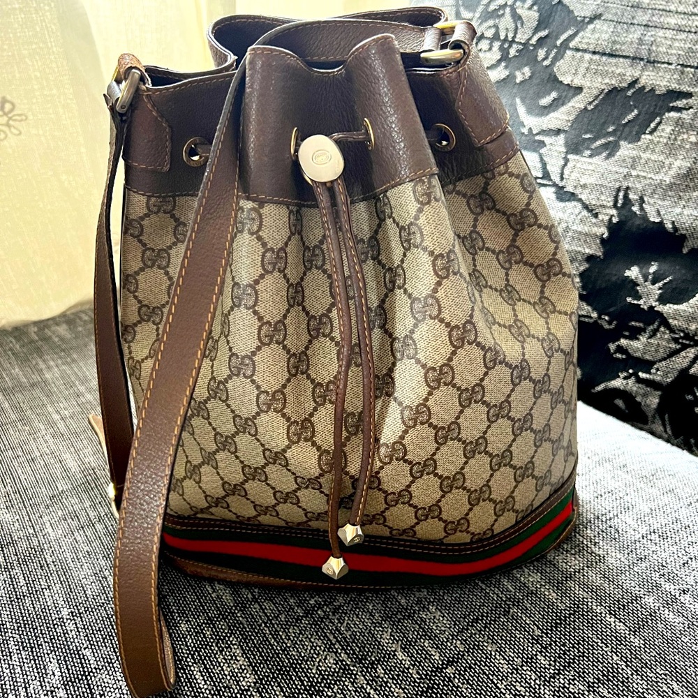 ⛔️SOLD⛔️Authentic Gucci Bucket with Sherry Line